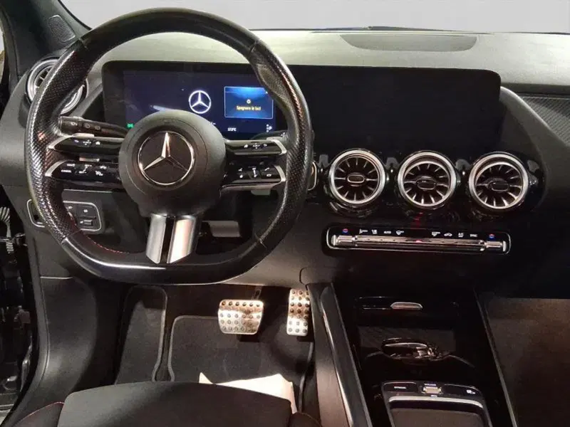 Mercedes-Benz GLA SUV usata a Genova (11)