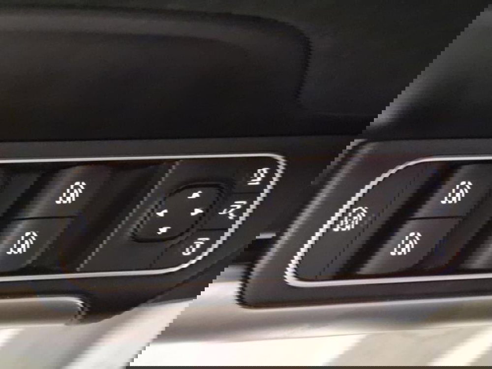 Mercedes-Benz GLA SUV usata a Genova (12)