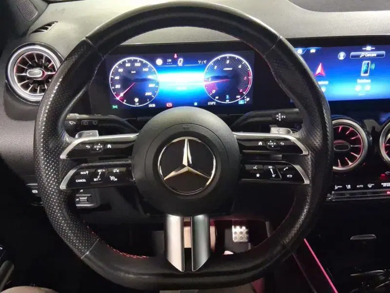 Mercedes-Benz GLA SUV usata a Genova (14)