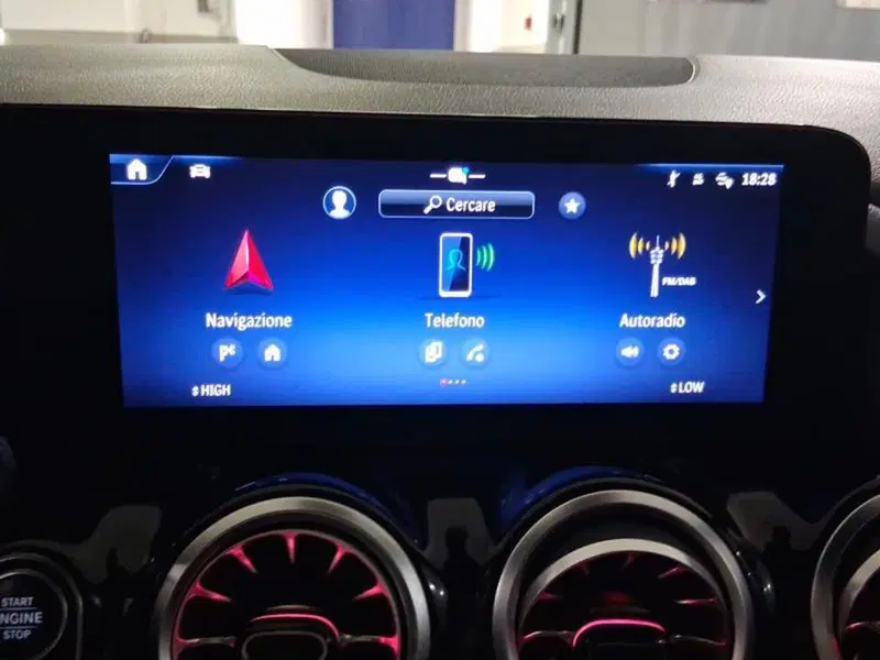 Mercedes-Benz GLA SUV usata a Genova (15)