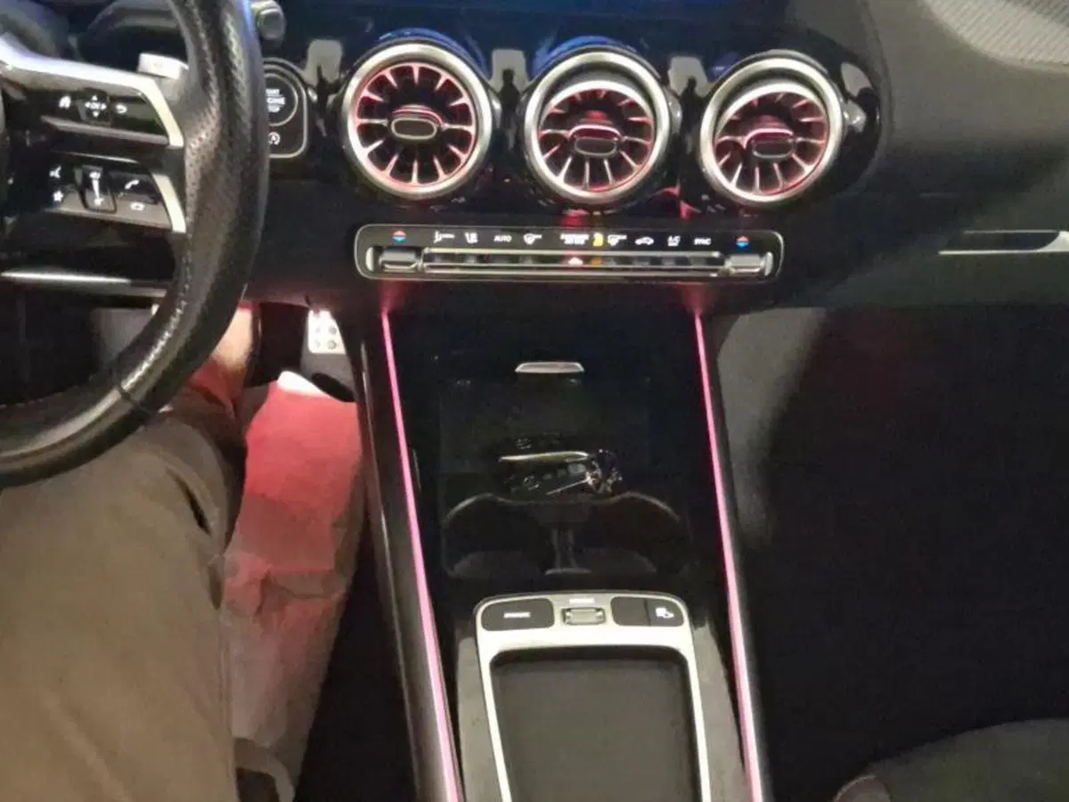Mercedes-Benz GLA SUV usata a Genova (16)