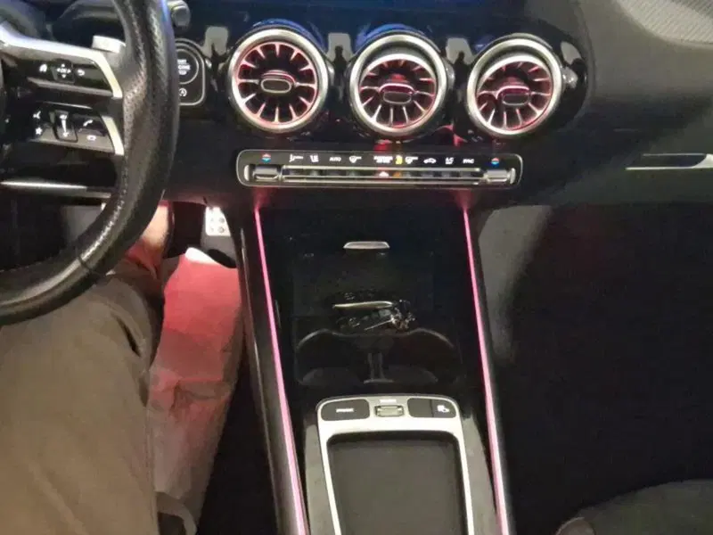 Mercedes-Benz GLA SUV usata a Genova (16)