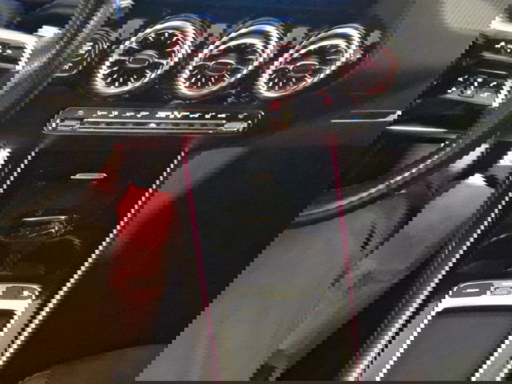 Mercedes-Benz GLA SUV usata a Genova (16)