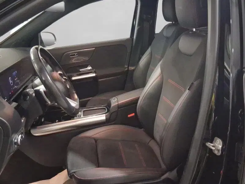 Mercedes-Benz GLA SUV usata a Genova (9)