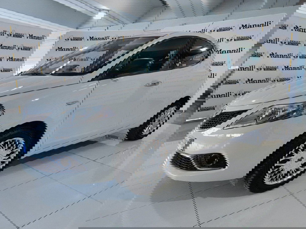 Lancia Ypsilon usata a Brescia (7)