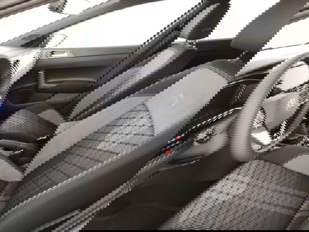 Volkswagen Polo nuova a Massa-Carrara (7)