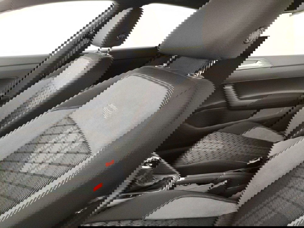 Volkswagen Polo nuova a Massa-Carrara (9)