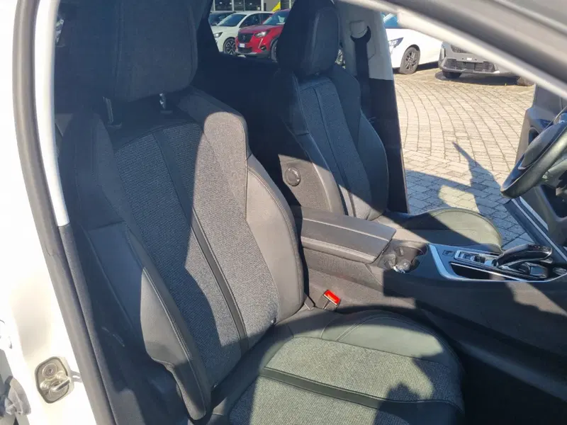 Peugeot 3008 usata a Lucca (18)