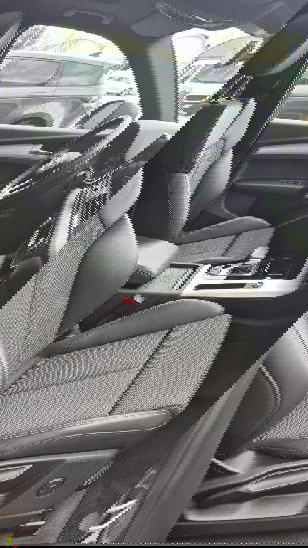 Audi Q4 Sportback usata a Frosinone (11)