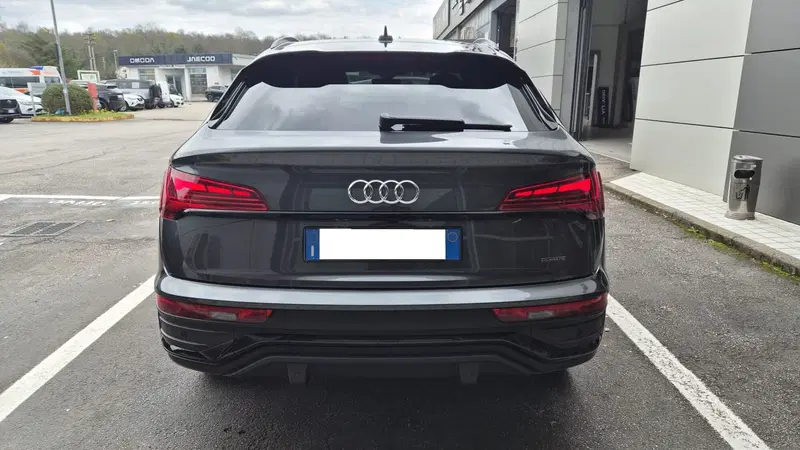 Audi Q4 Sportback usata a Frosinone (5)