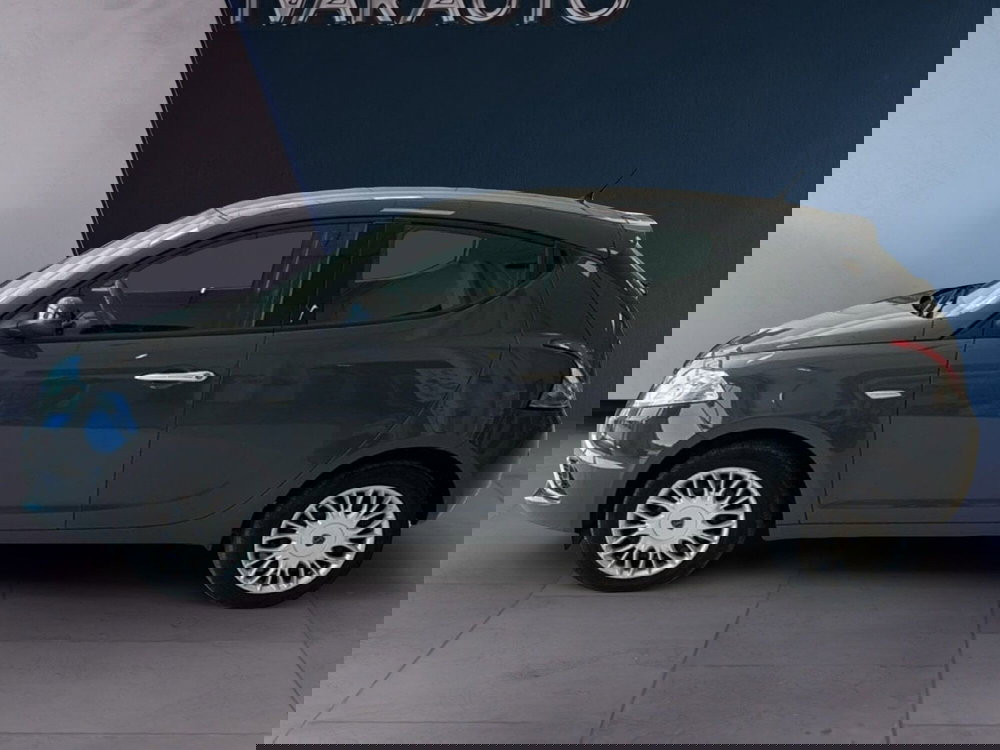 Lancia Ypsilon usata a Arezzo (2)