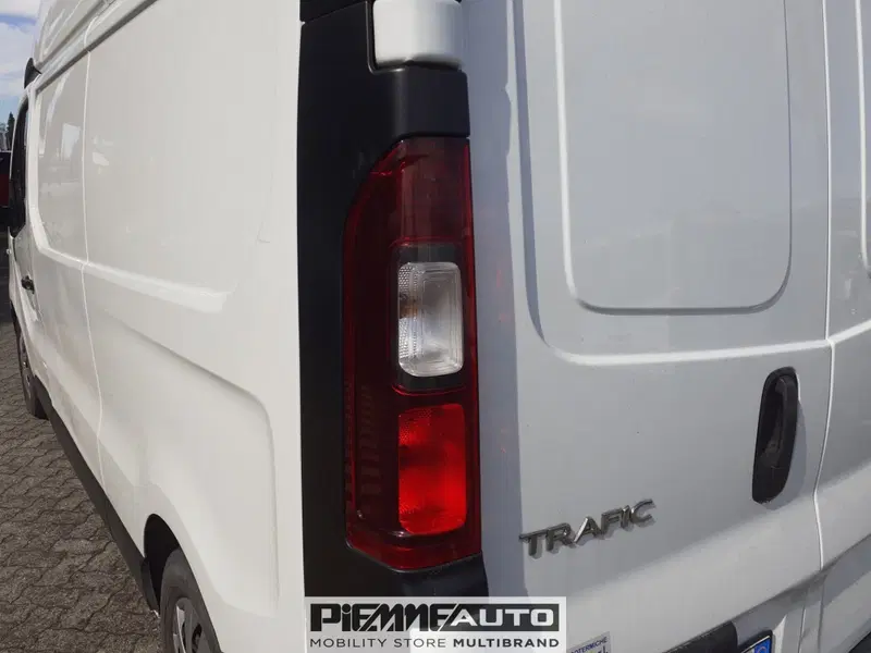 Renault Trafic Furgone usata a Parma (16)