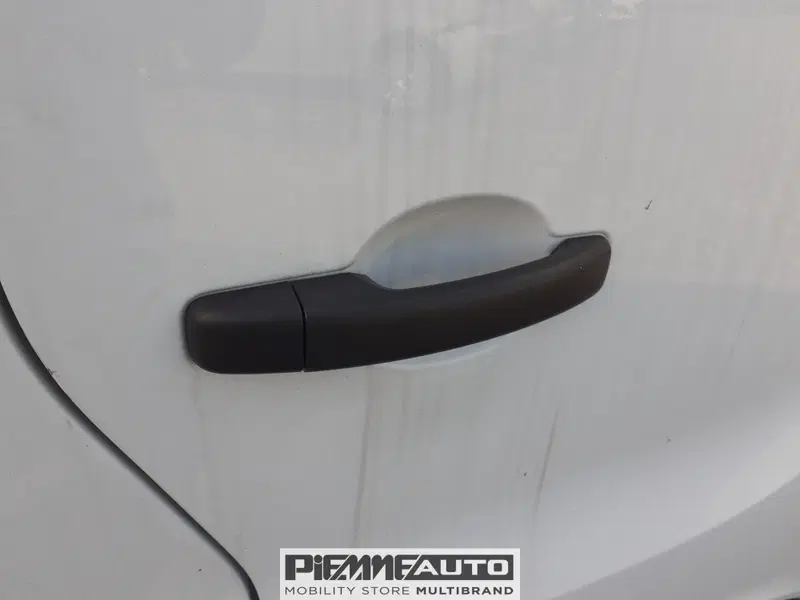 Renault Trafic Furgone usata a Parma (17)