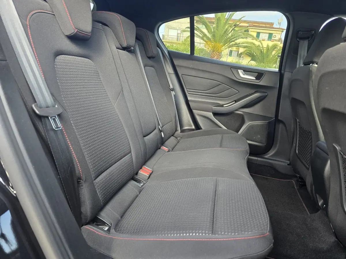 Ford Focus usata a Massa-Carrara (12)