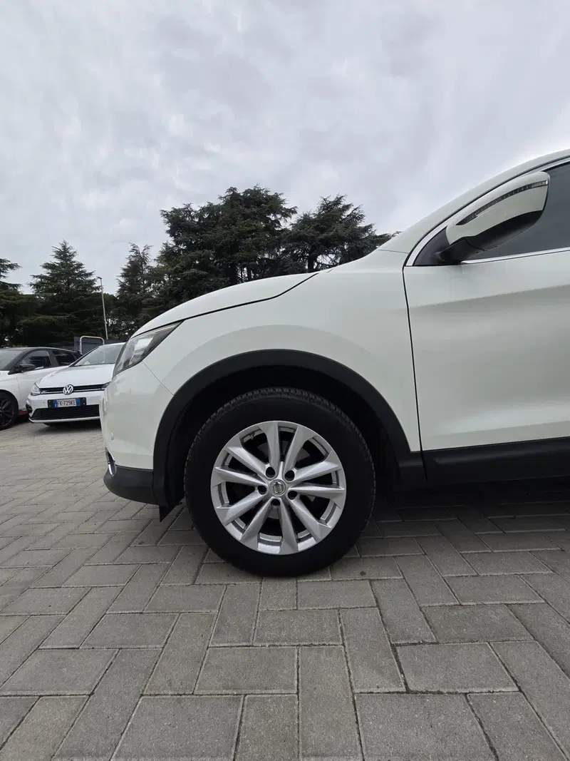 Nissan Qashqai usata a Massa-Carrara (12)