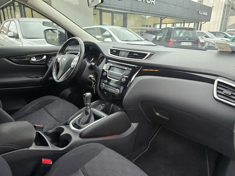 Nissan Qashqai usata a Massa-Carrara (19)