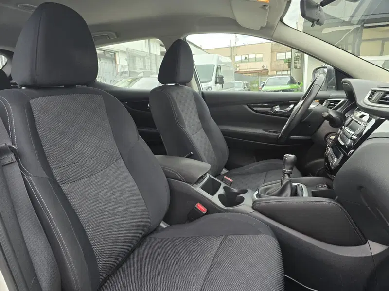 Nissan Qashqai usata a Massa-Carrara (5)