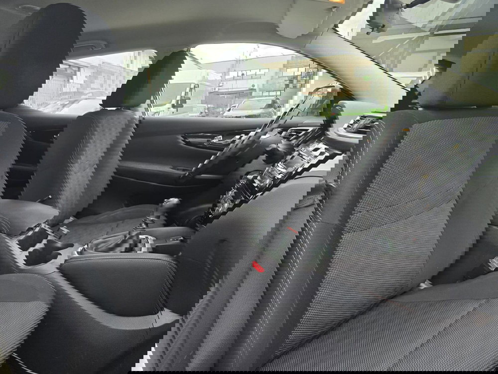 Nissan Qashqai usata a Massa-Carrara (5)
