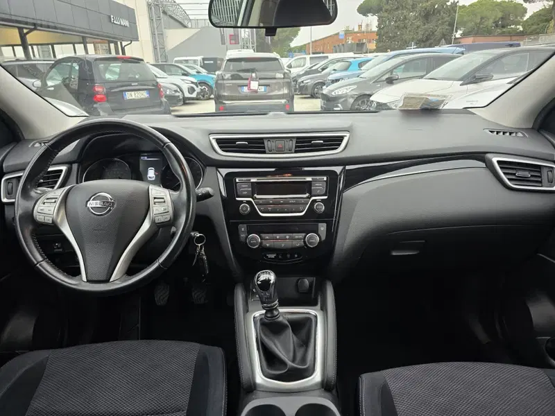 Nissan Qashqai usata a Massa-Carrara (6)