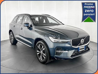 Volvo XC60 B4 Geartronic Momentum Pro del 2022 usata a Milano
