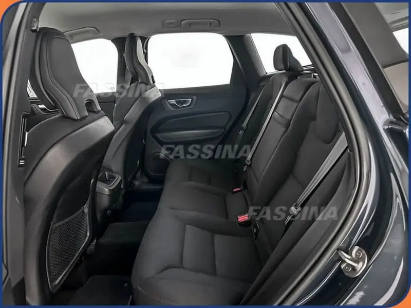 Volvo XC60 usata a Milano (10)