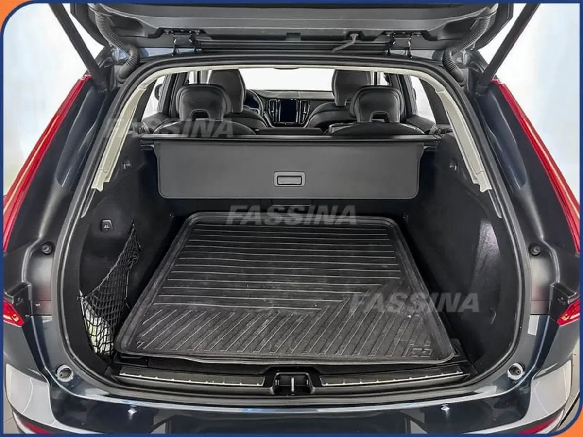 Volvo XC60 usata a Milano (11)
