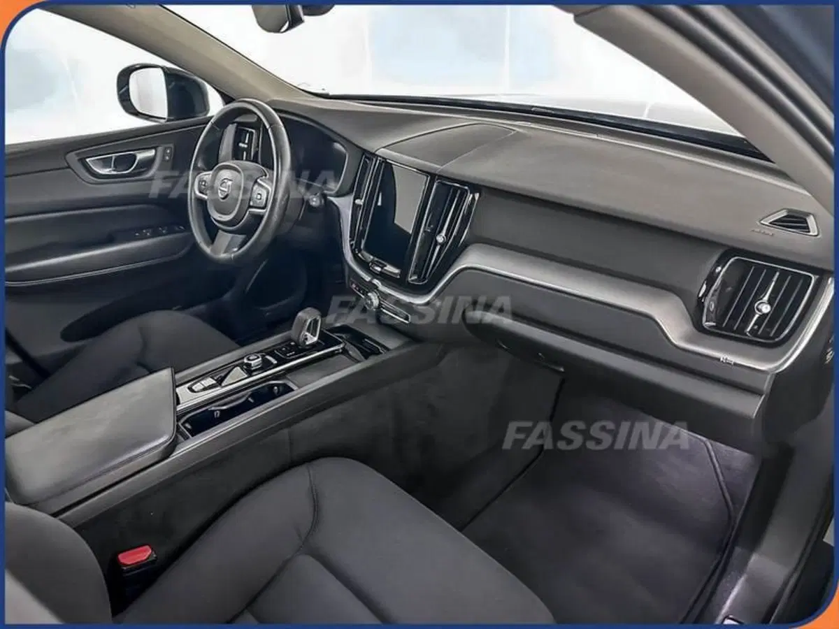 Volvo XC60 usata a Milano (12)