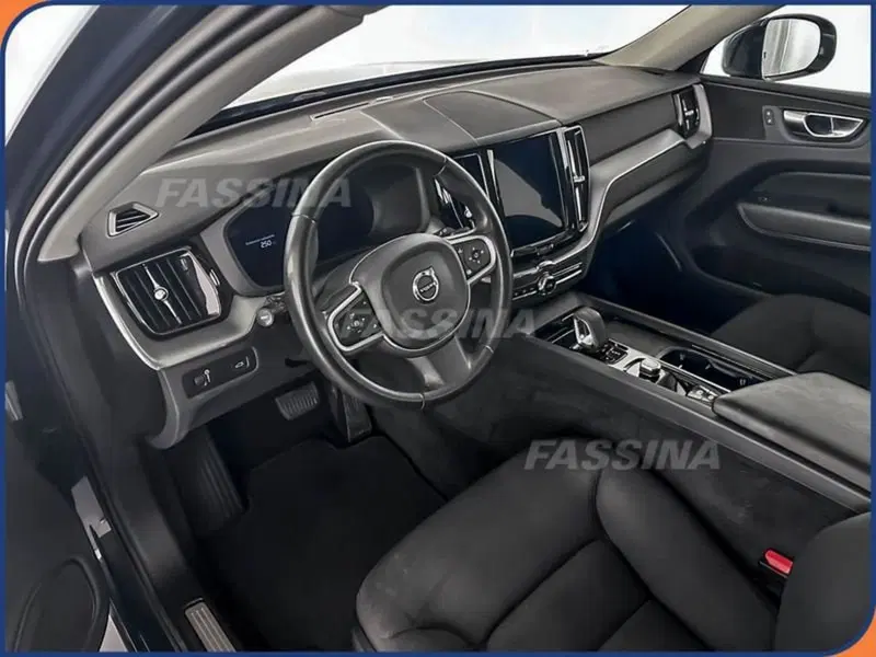 Volvo XC60 usata a Milano (9)