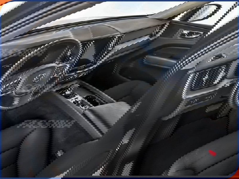 Volvo XC60 usata a Milano (9)