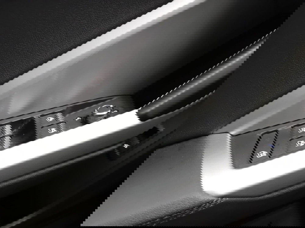 Audi Q3 usata a Bari (18)