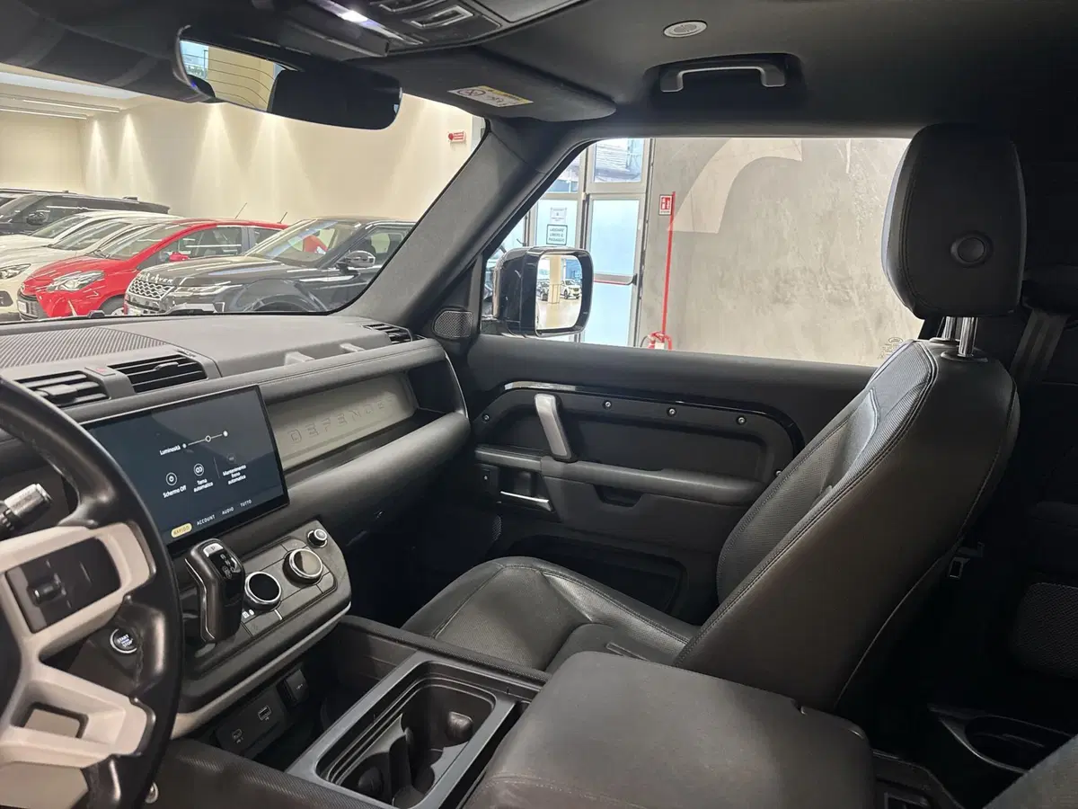 Land Rover Defender usata a Modena (10)