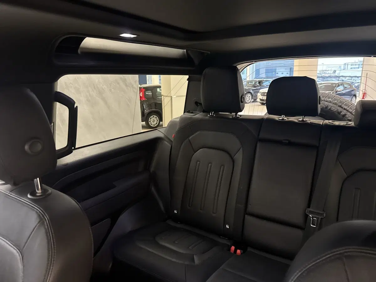 Land Rover Defender usata a Modena (11)
