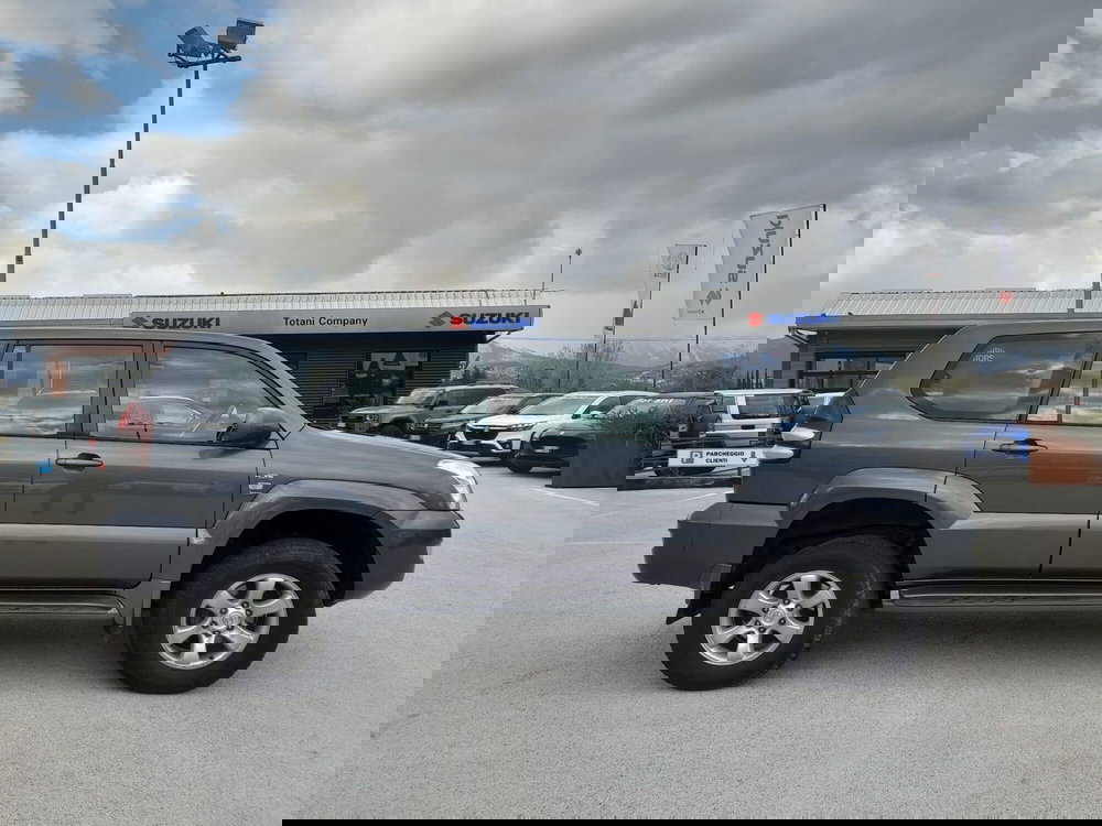 Toyota Land Cruiser usata a L'Aquila (2)