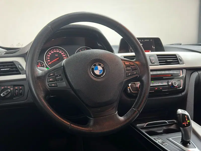 BMW Serie 3 Touring usata a Roma (12)