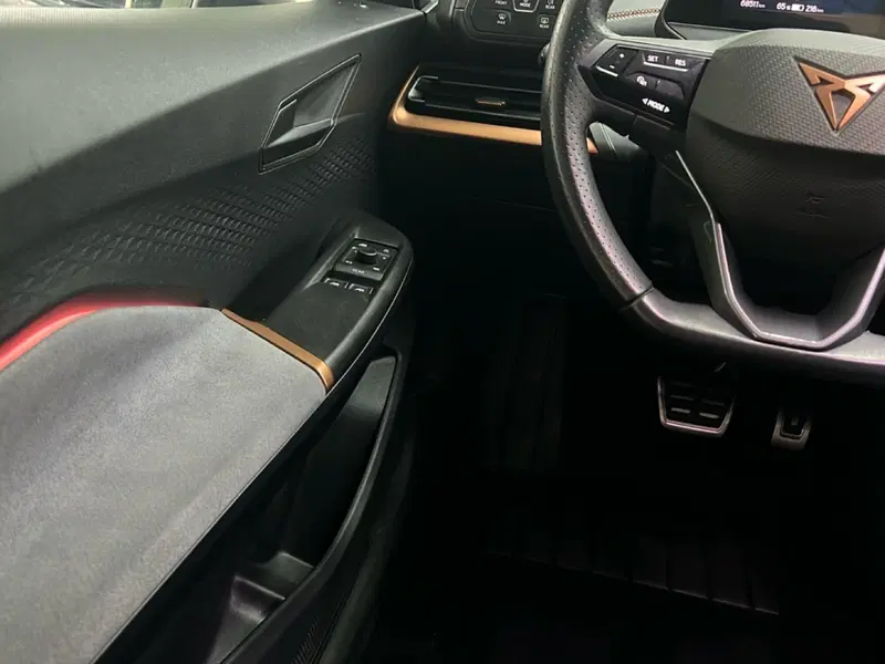 Cupra Born usata a Roma (13)