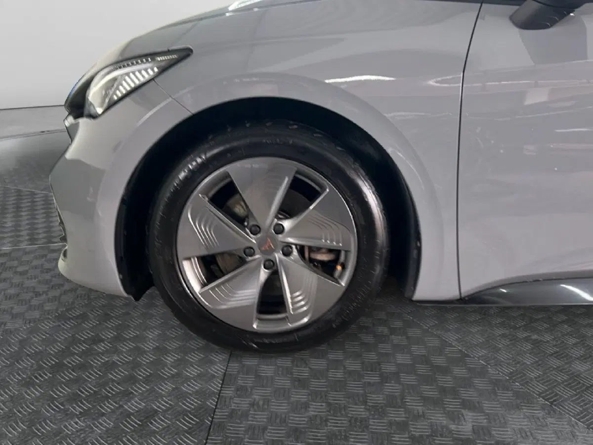 Cupra Born usata a Roma (9)