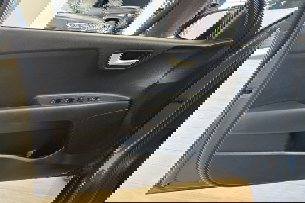 Kia Stonic usata a Latina (12)