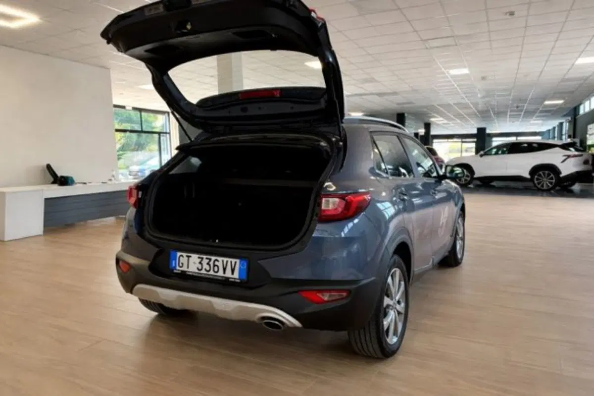 Kia Stonic usata a Latina (7)