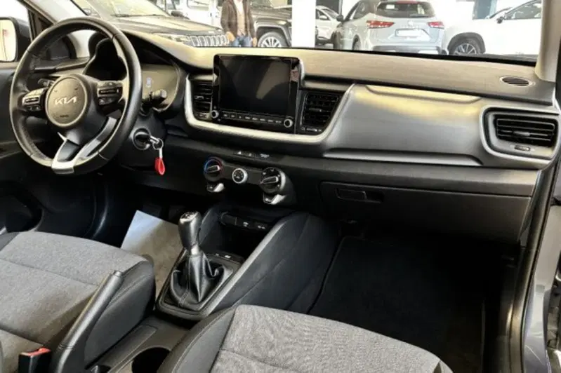 Kia Stonic usata a Latina (9)