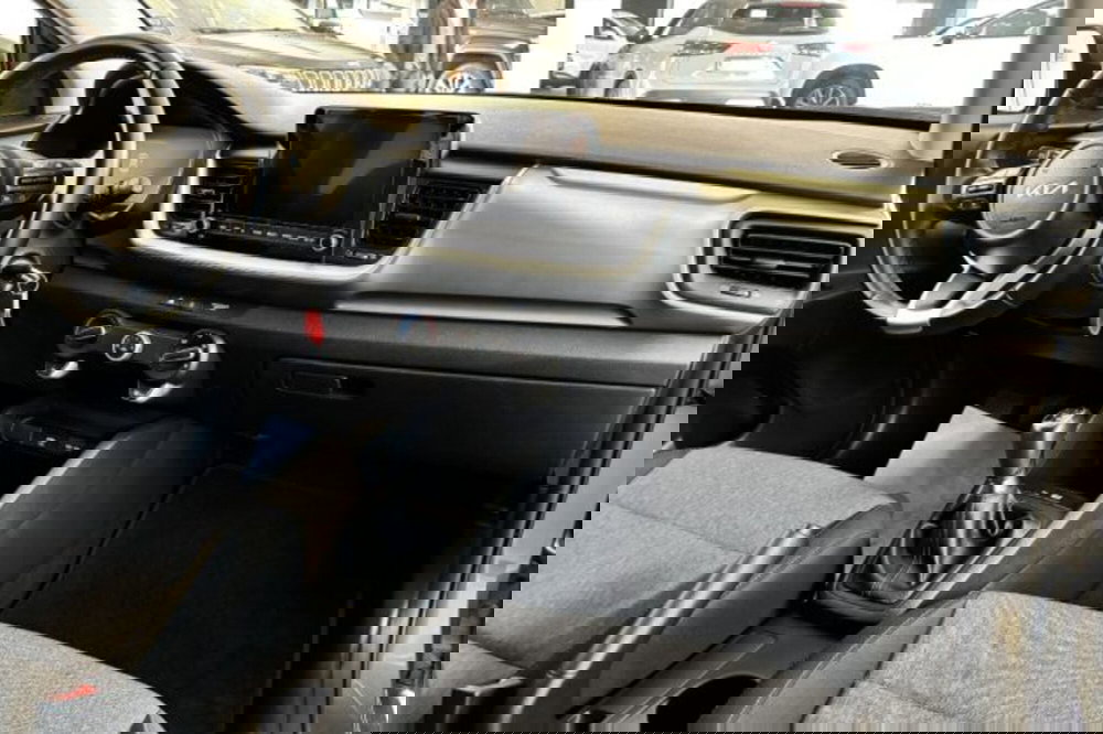 Kia Stonic usata a Latina (9)