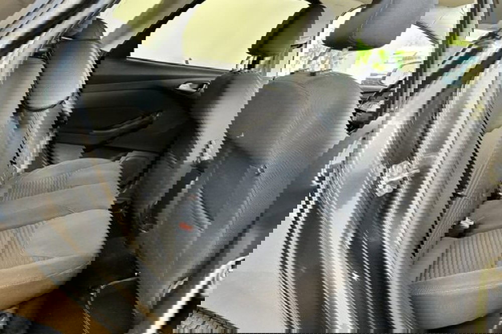 Ford Focus Station Wagon usata a Latina (10)