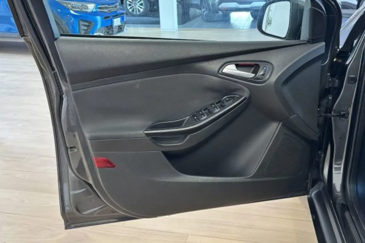 Ford Focus Station Wagon usata a Latina (12)