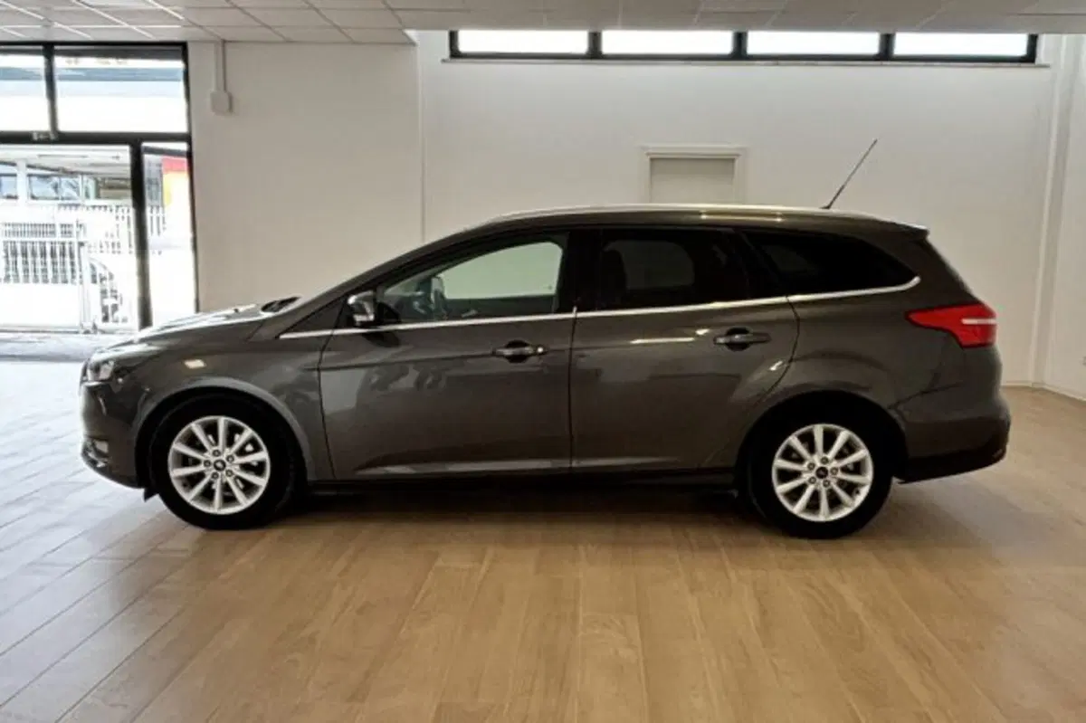 Ford Focus Station Wagon usata a Latina (4)