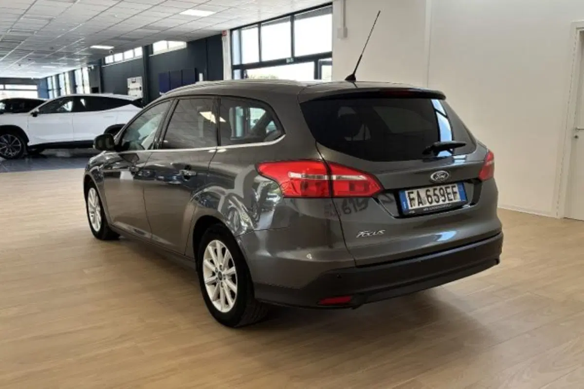 Ford Focus Station Wagon usata a Latina (5)
