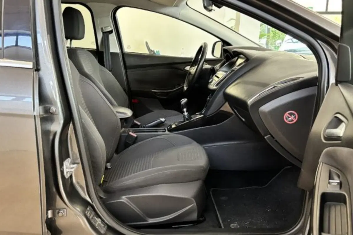 Ford Focus Station Wagon usata a Latina (8)
