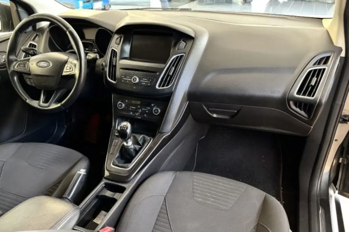 Ford Focus Station Wagon usata a Latina (9)