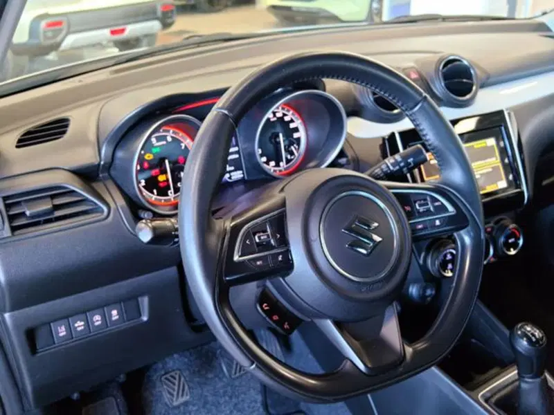 Suzuki Swift usata a Varese (6)