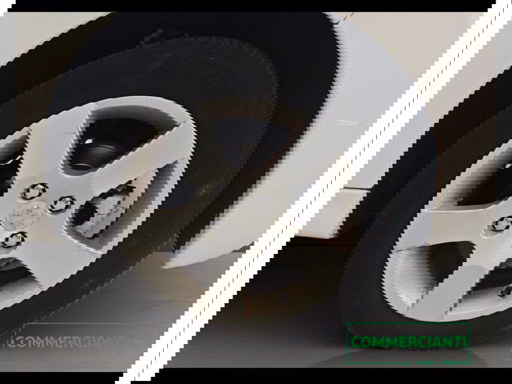 Peugeot 207 Cabrio usata a Catania (18)