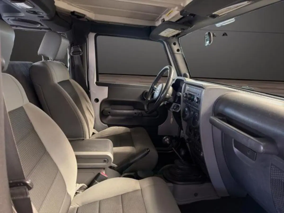 Jeep Wrangler Unlimited usata a Milano (11)