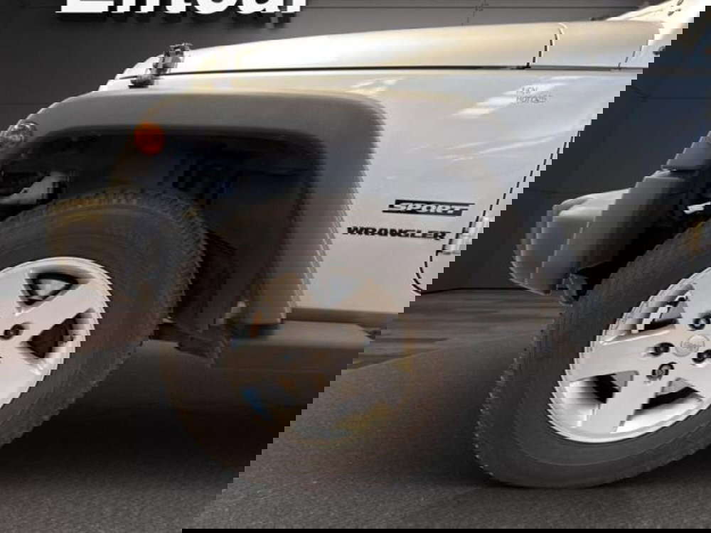 Jeep Wrangler Unlimited usata a Milano (14)